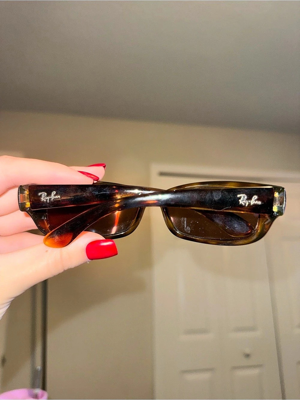 Vintage Ray-Ban Tortoise-shell sunglasses style
RB4055